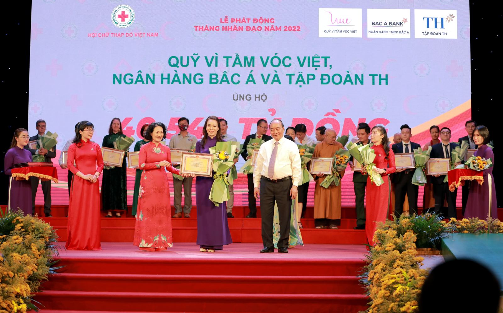 Quỹ Vì Tầm Vóc Việt, Tập đoàn TH và Ngân hàng TMCP Bắc Á ủng hộ 40 tỷ 540 triệu đồng trong Lễ phát động Tháng Nhân đạo 2022