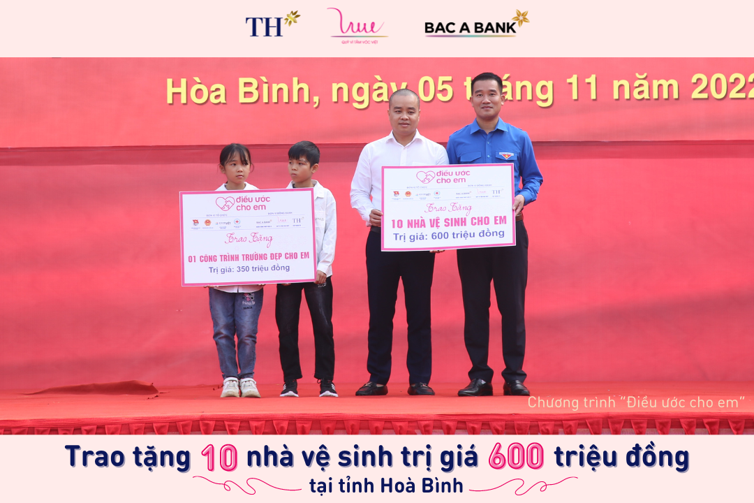 Trao tặng 10 nhà vệ sinh thuộc chương trình “Điều ước cho em” tại tỉnh Hoà Bình