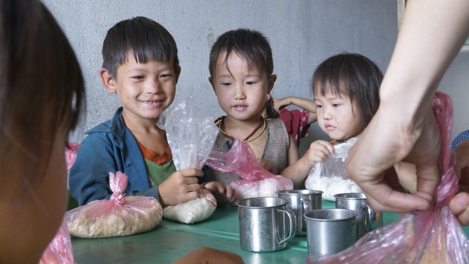 Overview of fundraising project "Growing up with mountainous preschool students" in Thach Lam Kindergarten and call for fundraising in 03 new schools - Thai Son Kindergarten