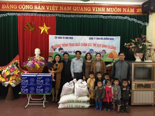 For Vietnamese Stature Foundation (VSF) & Meal For You Foundation (NASU) gave Tet’s gifts to Van Loi kindergarten.