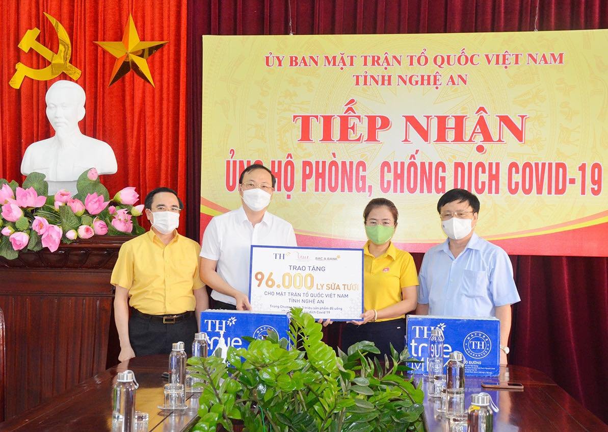 96.000 ly sữa tươi và đồ uống dinh dưỡng tiếp sức vùng dịch tại Nghệ An