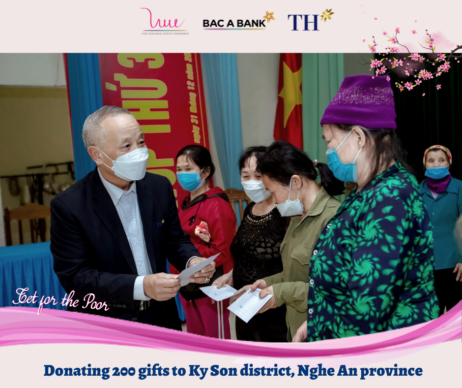 Donating VND 135,000,000 to the “Tet for the Poor” program in Tan Ky district, Nghe An province