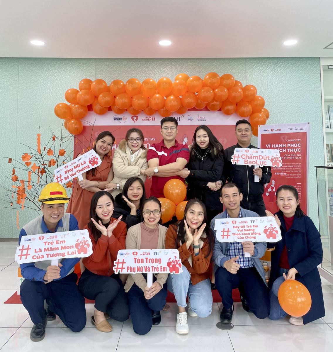 Exciting atmosphere of the campaign “Let’s orange with TH” at TH True Mart stores