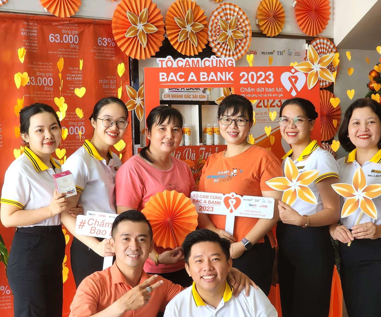 Hình ảnh những góc cam ấn tượng tại BAC A BANK và các cửa hàng TH true mart