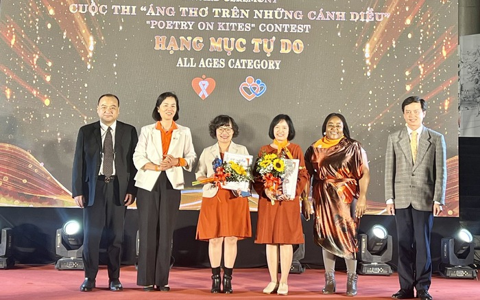 Giải Nhất cuộc thi Sáng tác thơ về Bình đẳng giới của UN Women