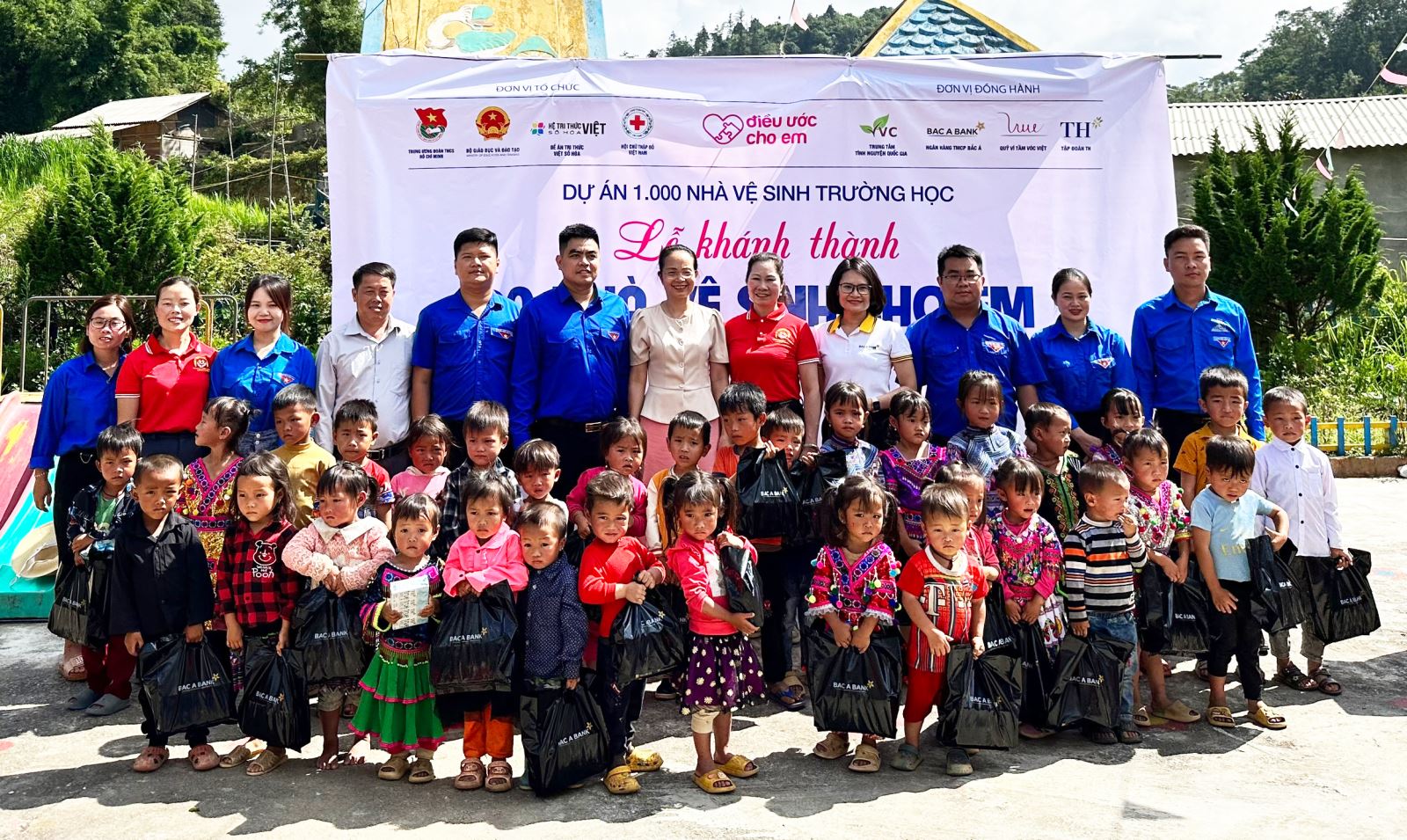 Inaugurate 22 Restrooms for ethnic minority students in Lao Cai and Lai Chau