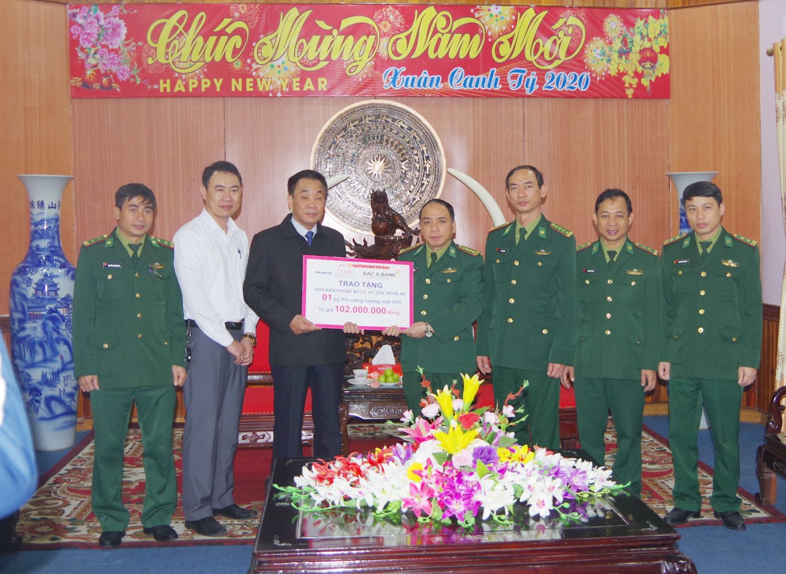 Tài trợ hệ thống pin mặt trời cho tổ chốt “4 không” của Đồn Biên Phòng Mỹ Lý, Nghệ An