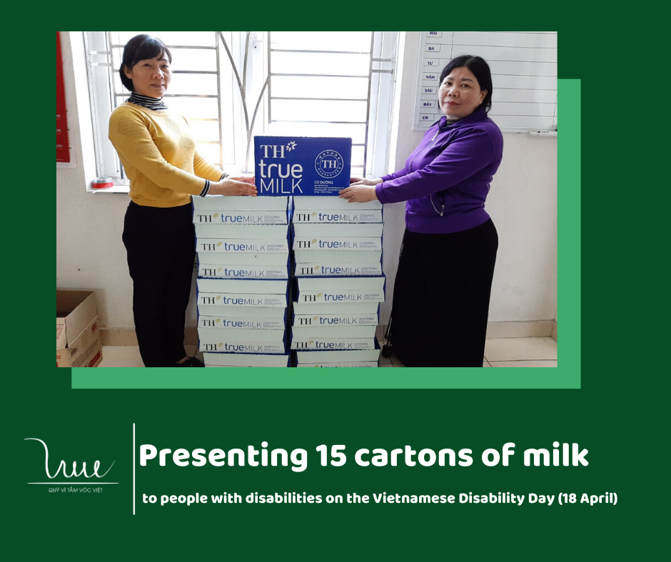 Presenting 15 cartons of milk to people with disabilities on the Vietnamese Disability Day (18 April)