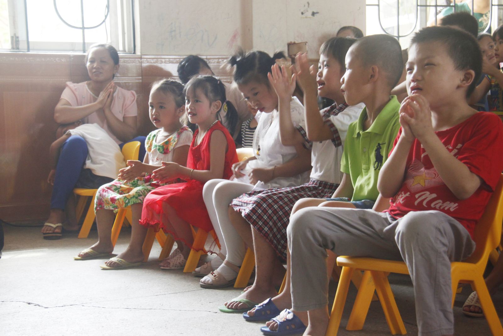 Launching “Improving nutrition and assisting socialization for handicapped children in Cao Bang province” project