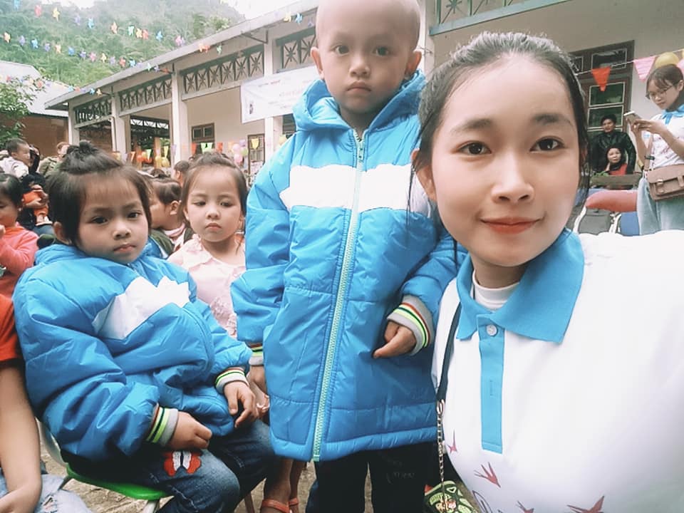 The media reported on sharing responsibility with the community and underprivileged children in Son La province