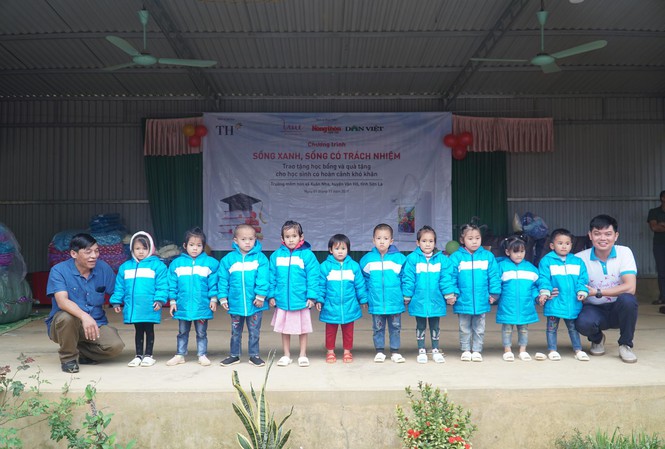 A journey of sharing responsibility with the underprivileged community and children in Son La province.